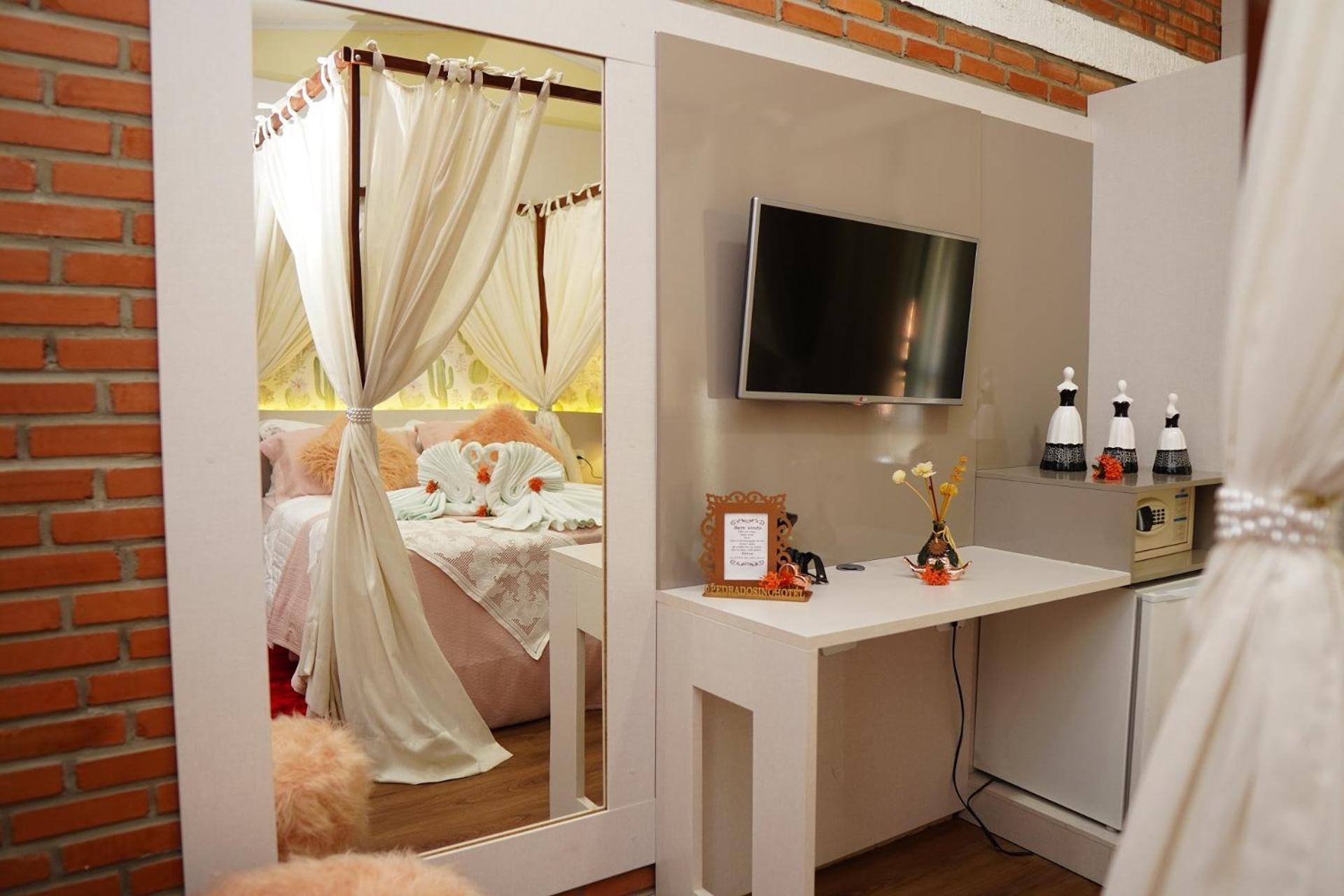 Pedra Do Sino Hotel 皮拉尼亚斯 外观 照片