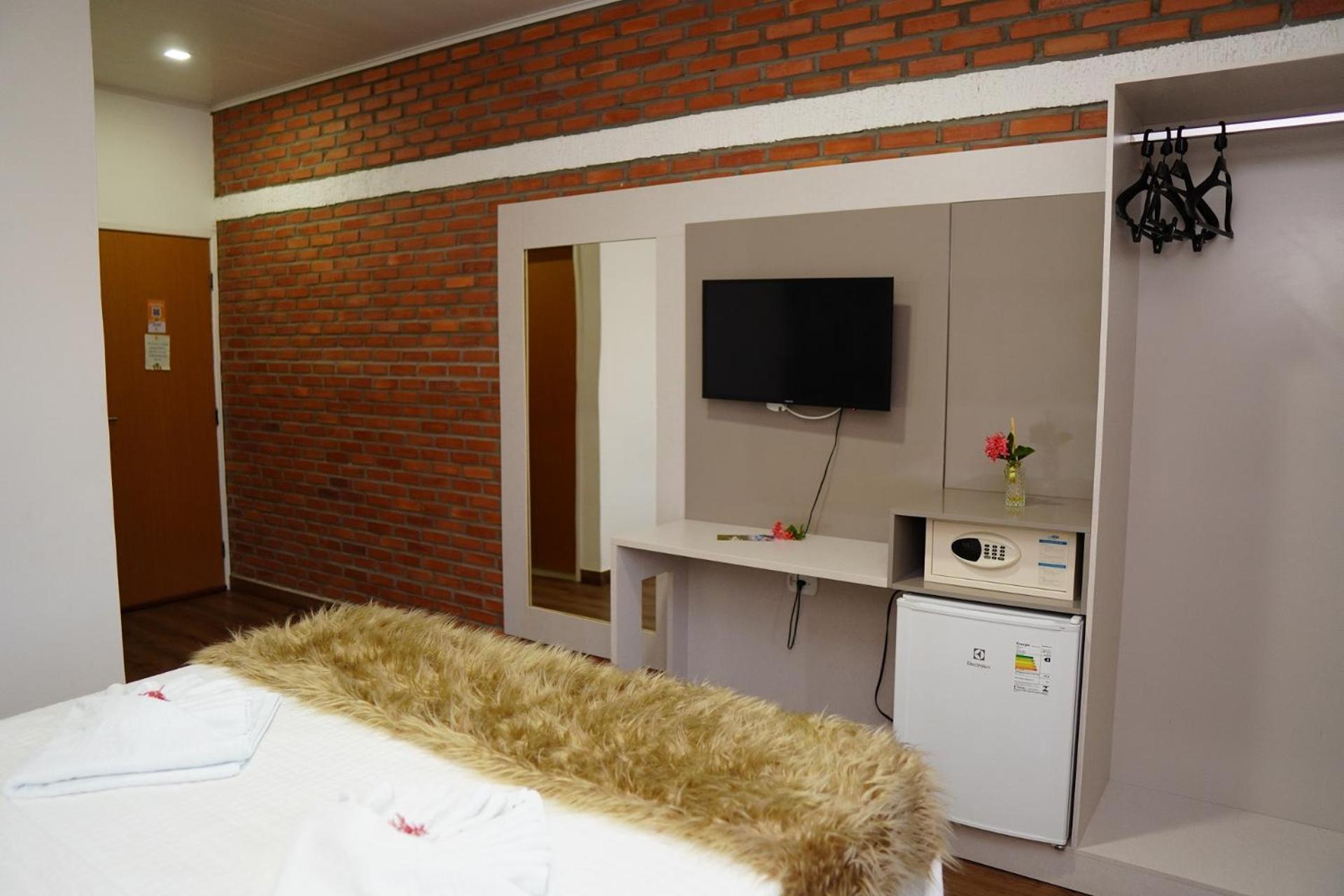 Pedra Do Sino Hotel 皮拉尼亚斯 外观 照片
